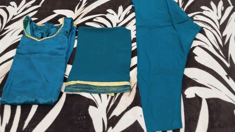 Kurta Pant Dupptaa Set Beautiful Stiched dress sui