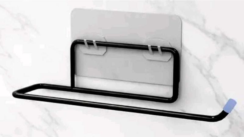 1 piece Metal Paper Towel Holder