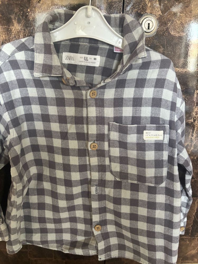 Zara Plaid Button-Up Shirt