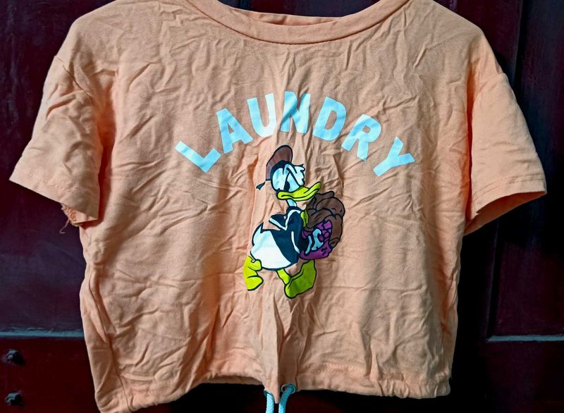 Cute Donald Duck Laundry crop T-Shirt
