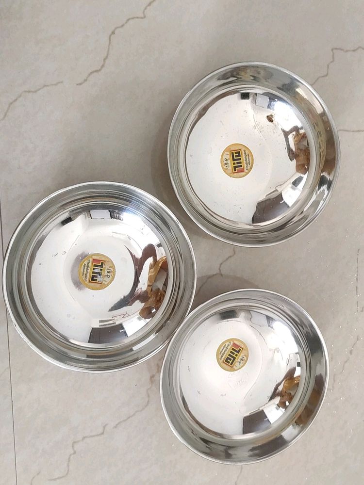 Set Of 3 To Put Food In It
