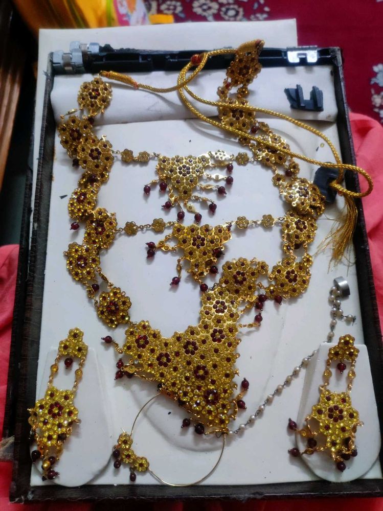 Stunning Gold Tone Bridal Jewellery Set pakistani