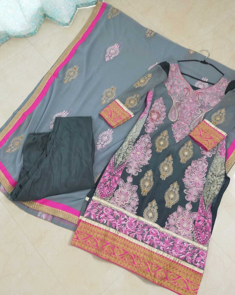 Elegant Embroidered Chudidar Kameez Suit