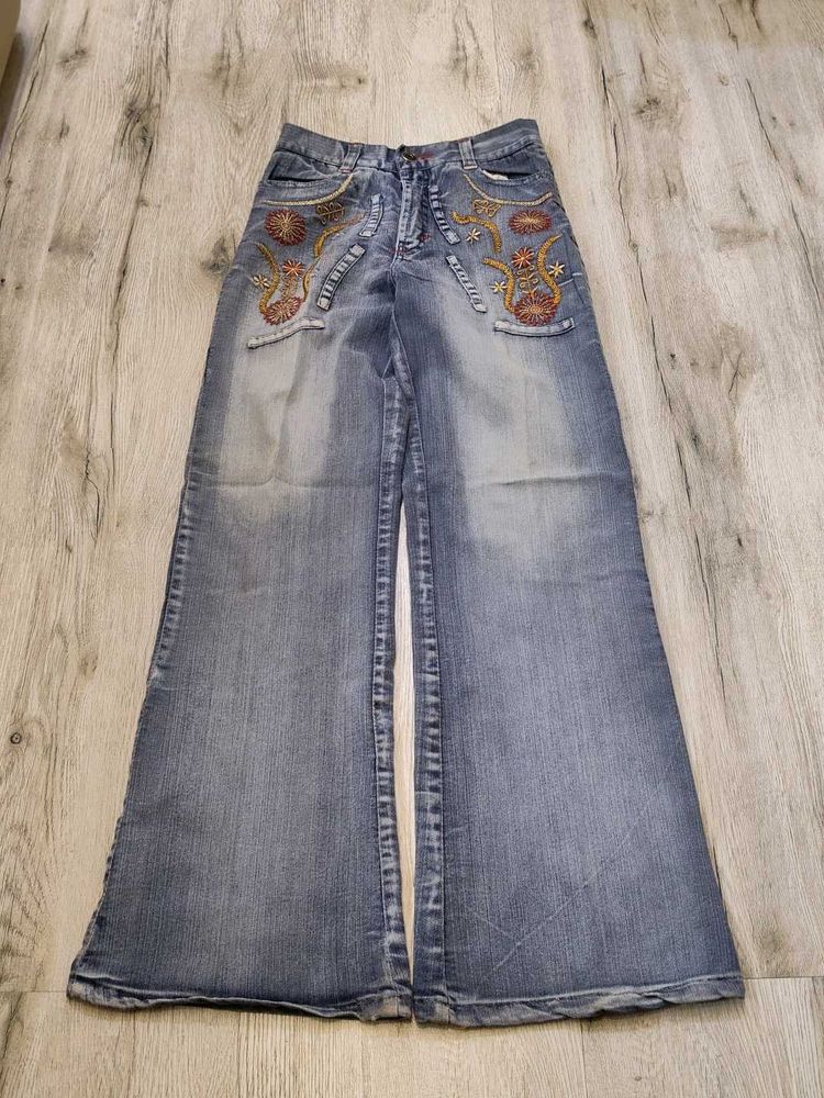 Ma2319 Sabrin bootcut jeans waist 22 inches