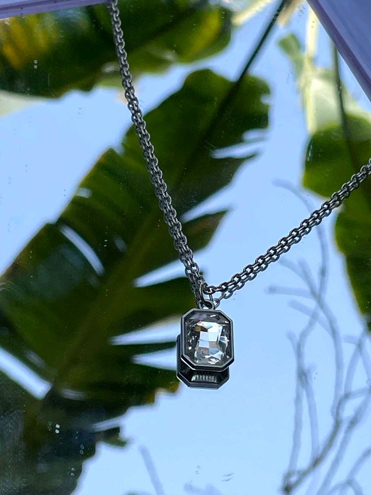 Elegant Silver Necklace with Crystal Pendant