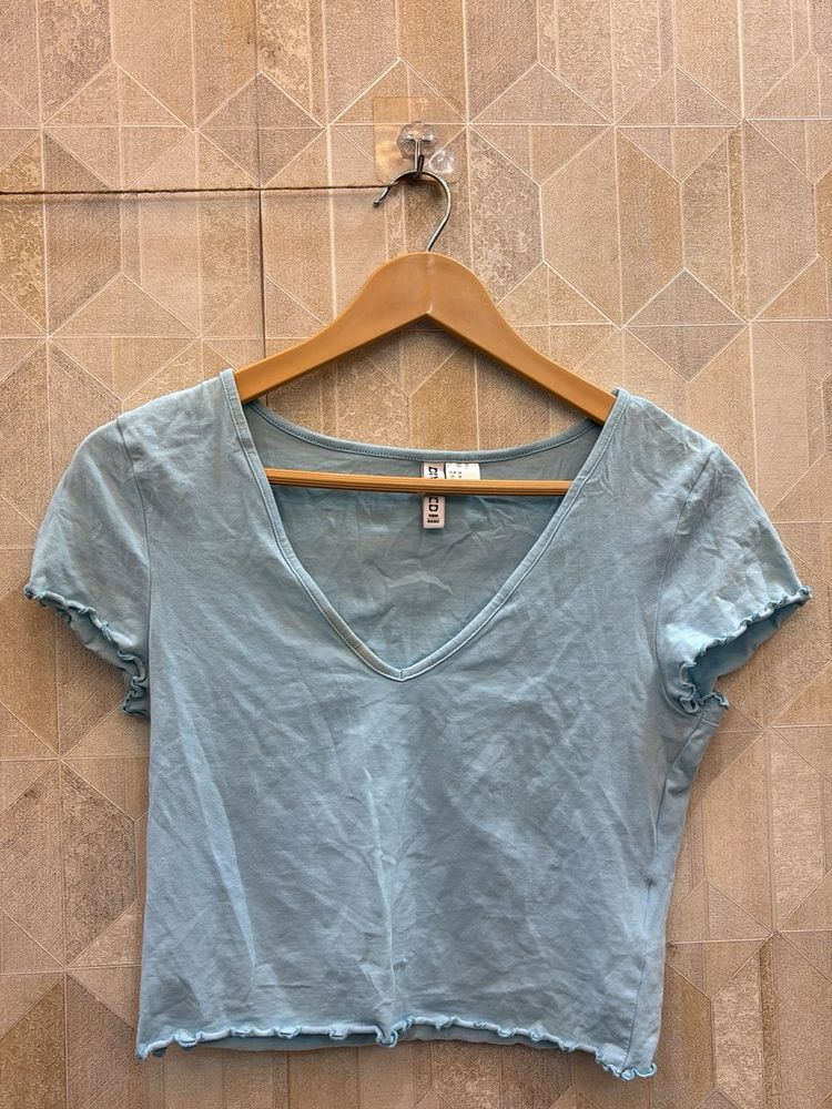 Cute Light Blue V-Neck Cropped Top