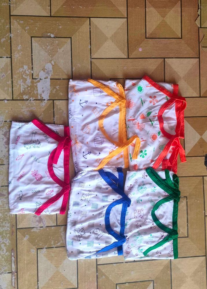 Cute Baby Rompers Set of 5.