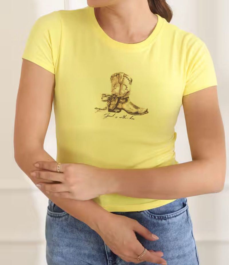 SHEIN 🌻🌼🌼🌼Yellow Graphic T-Shirt
