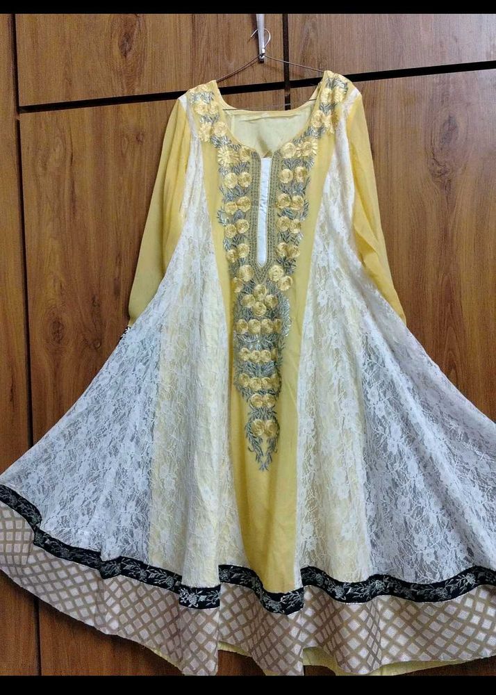 Elegant Yellow &amp; White Embroidered Kurta