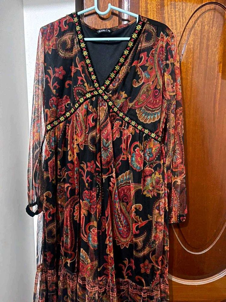 Vibrant Paisley Print Maxi Dress