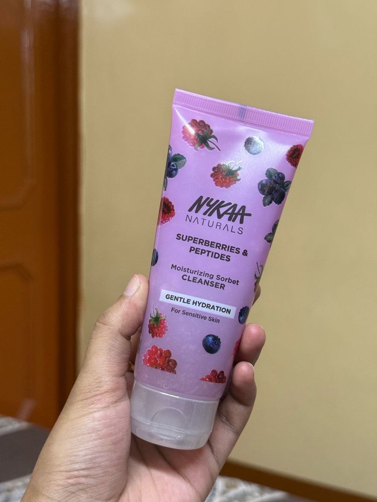 Nykaa Naturals Superberries Face Wash