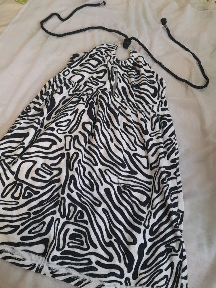 CLEARANCE SALE! black And White Halter Neck