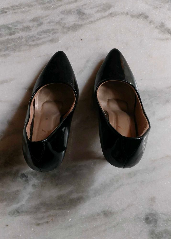 Classic Black Pointed Toe Ballet Flats