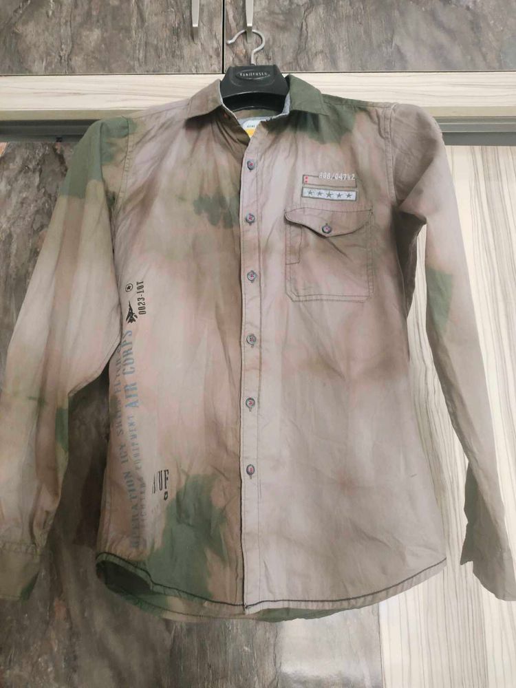 Casual Camo Button-Down Shirt- Read description