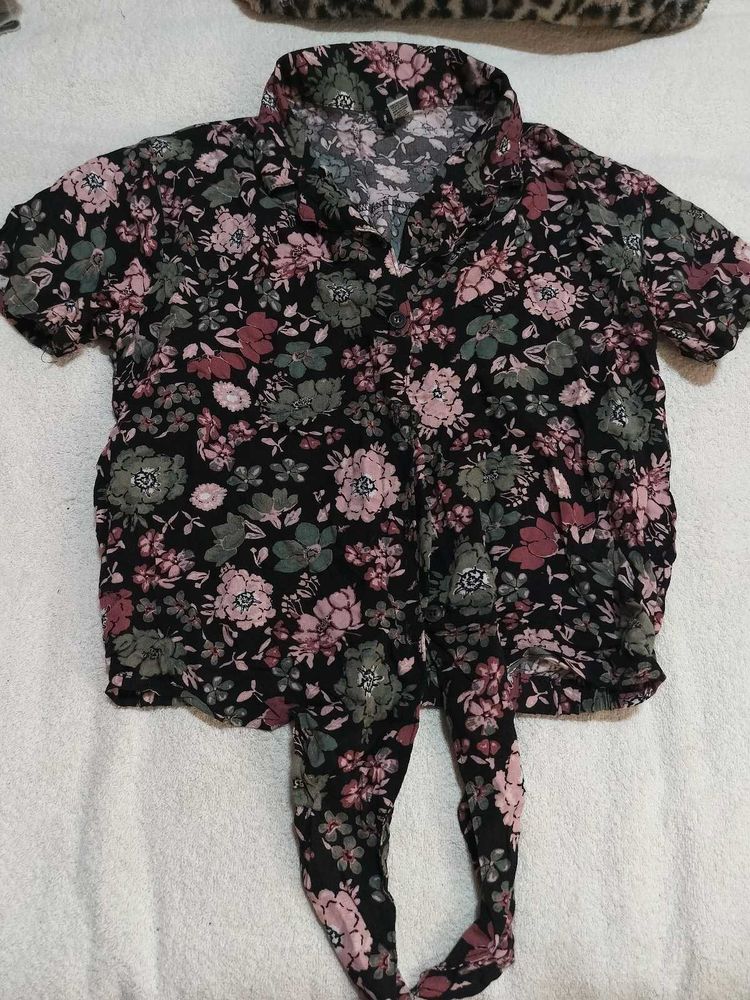Chic Floral Tie-Front Blouse