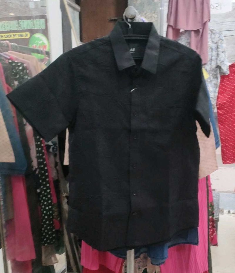 Black H&amp;M Shirt