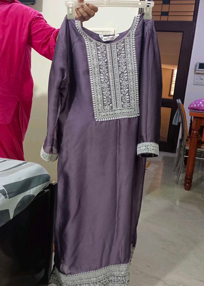 Elegant Embroidered Kurta