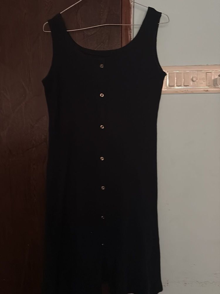 Chic Black Button-Up Sleeveless Midi Dress