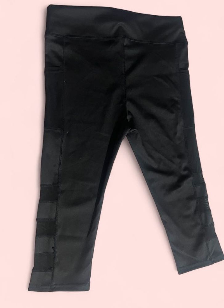 Black Capri Leggings Size S