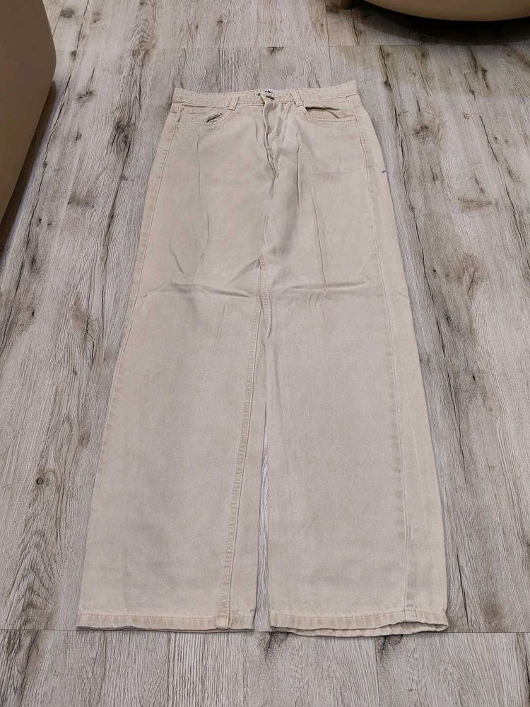 Ma5394 Zara jeans waist 28 inches