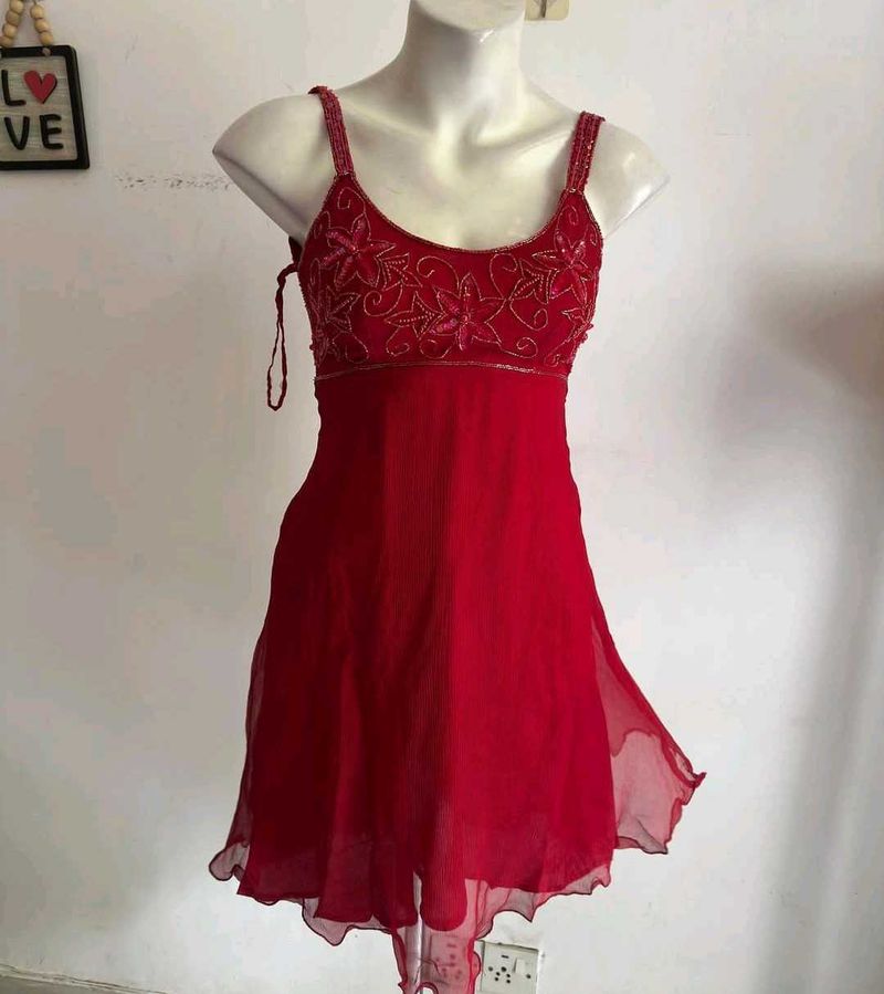 prettiest silk vintage red dress❤️✨