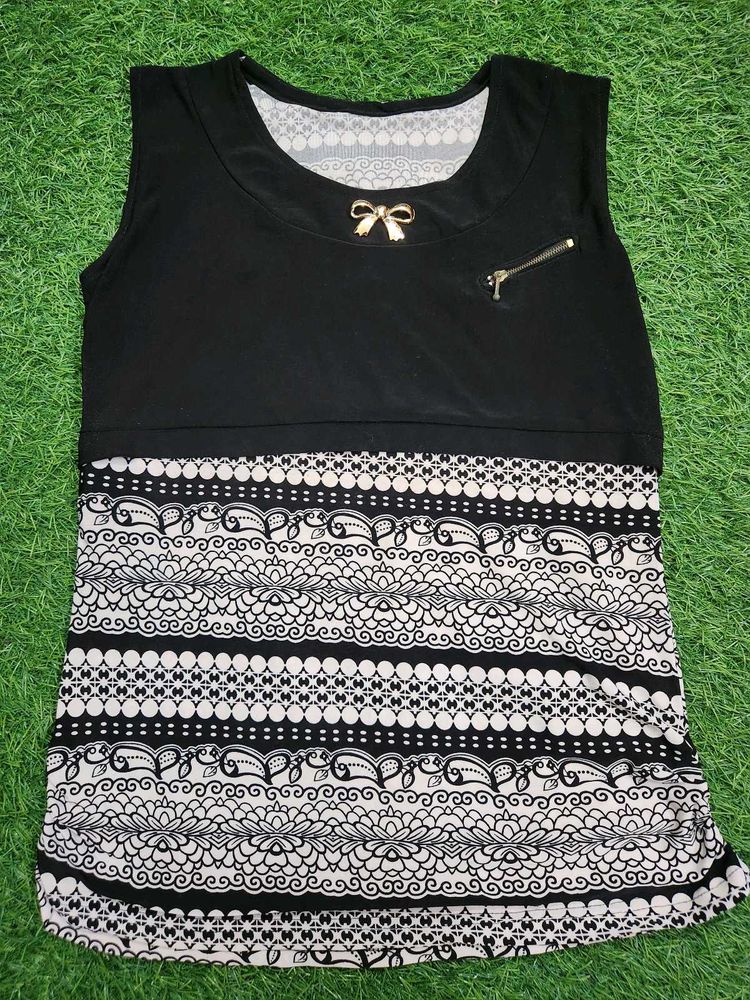 Stylish Black &amp; White Printed Kurta