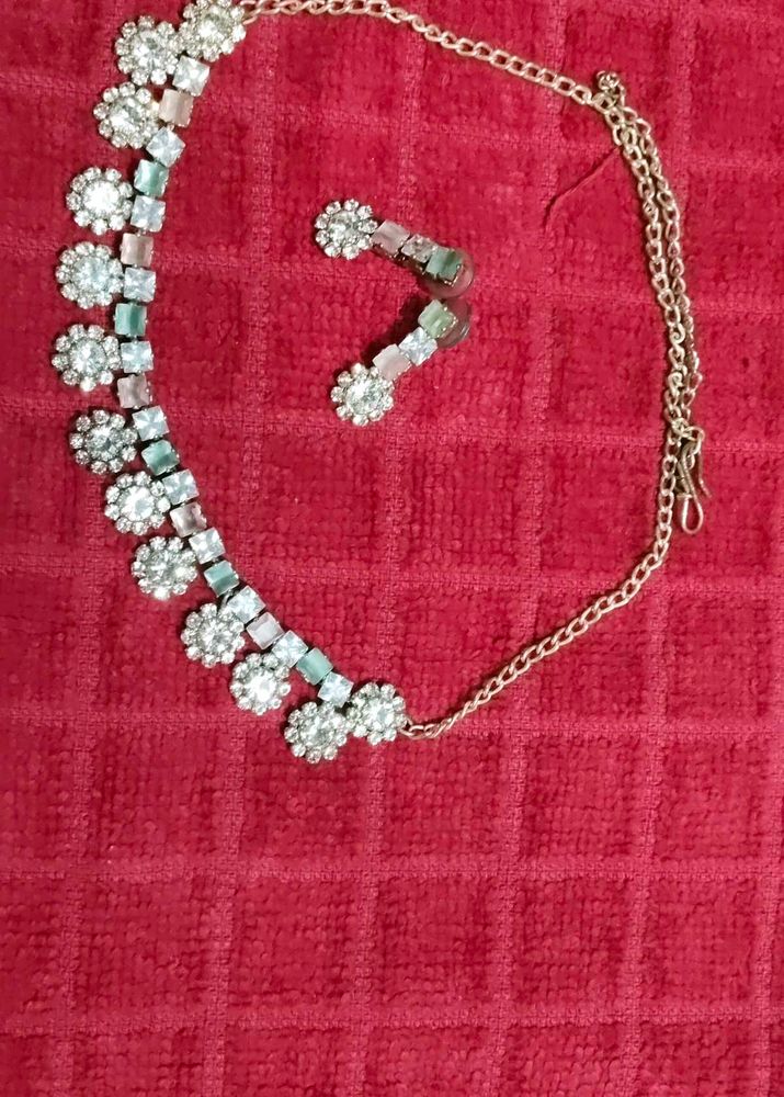 Vintage Floral Necklace &amp; Earring Set