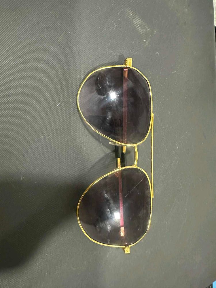 Stylish Gold Frame Aviator Sunglasses