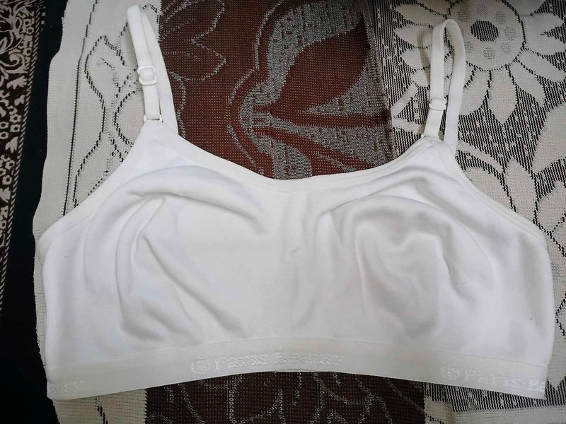 Comfortable White Sports Bra