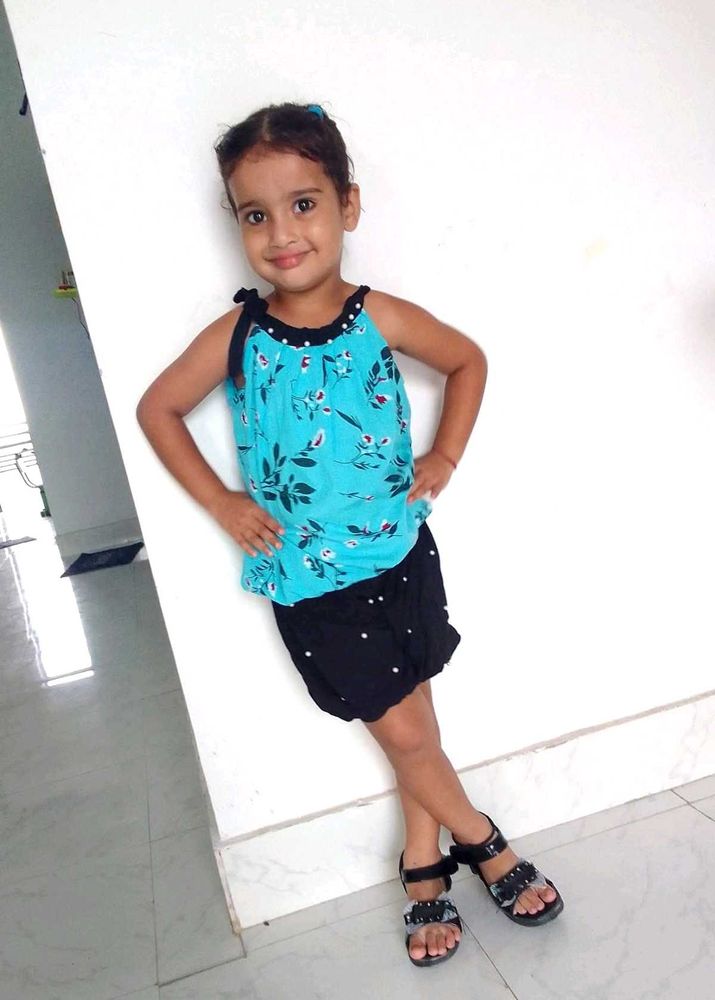 Cute Girls Sky Blue Floral Top &amp; Black Skirt Set