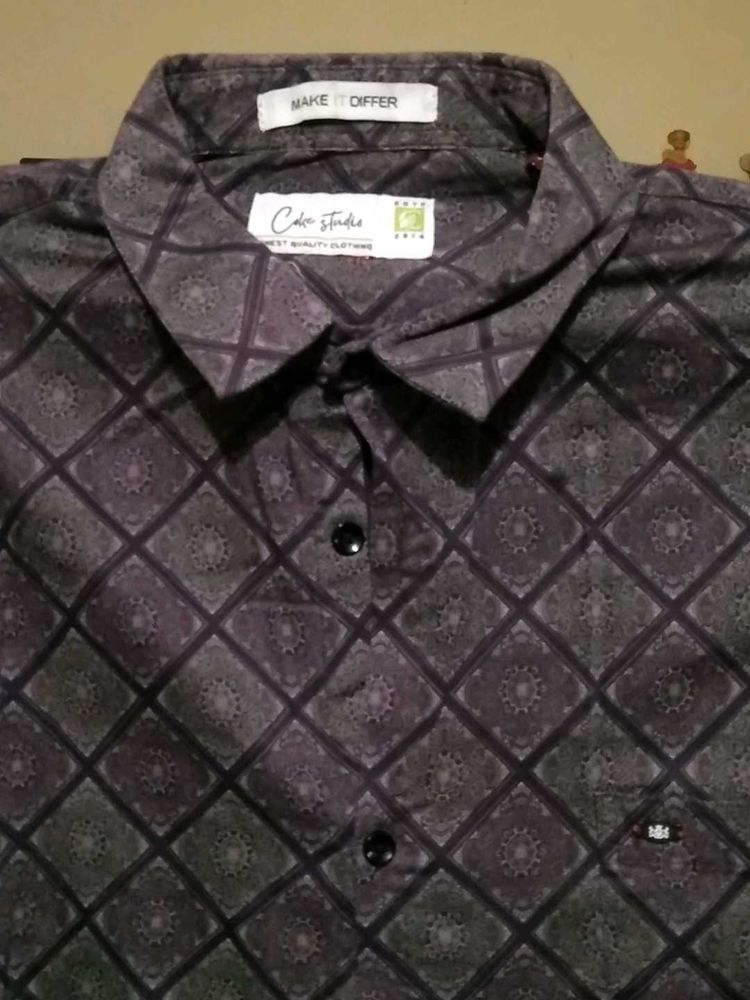 Men's Printed Button-Down Shirt