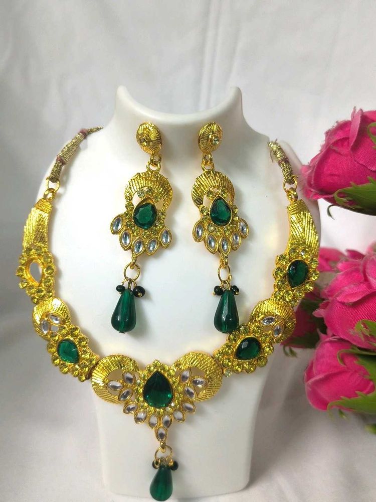 Exquisite Gold-Plated Emerald Necklace Set