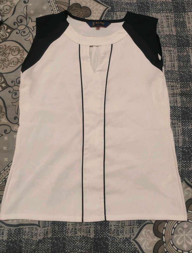 RARE White Sleevless Top
