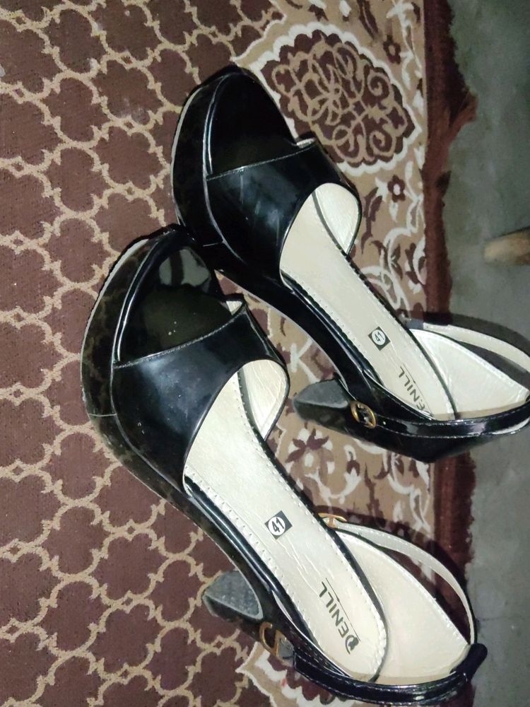 Heel Footwear