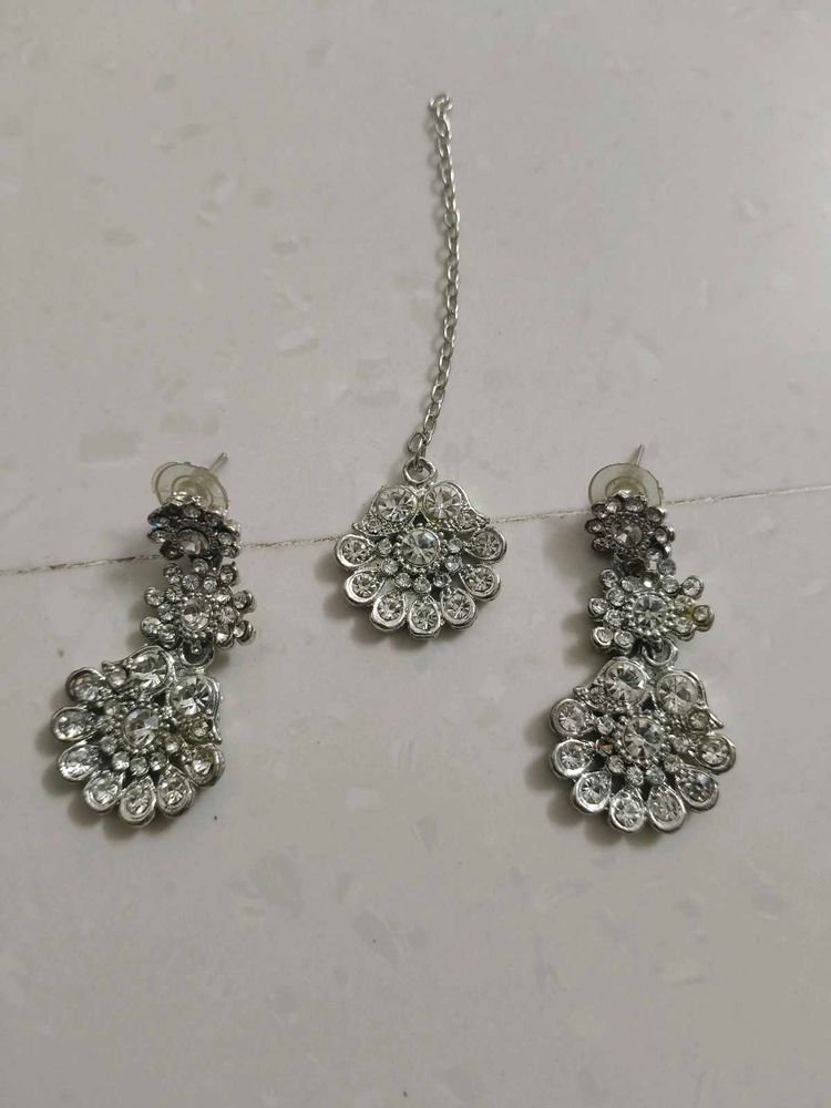 Sparkling Stone Earrings &amp; Tikka Set