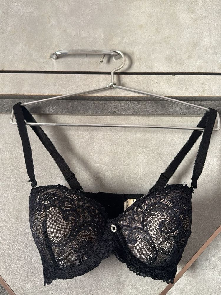 Elegant Black Lace Bra
