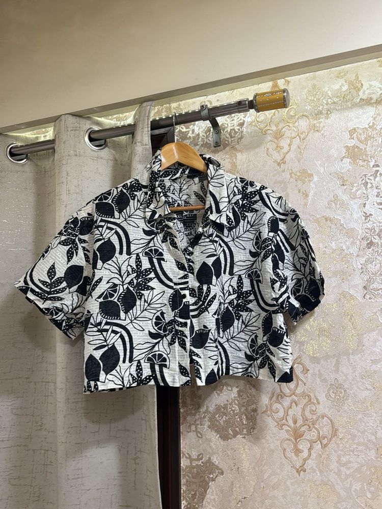 ZUDIO Black &amp; White Fruit Print Cropped Shirt