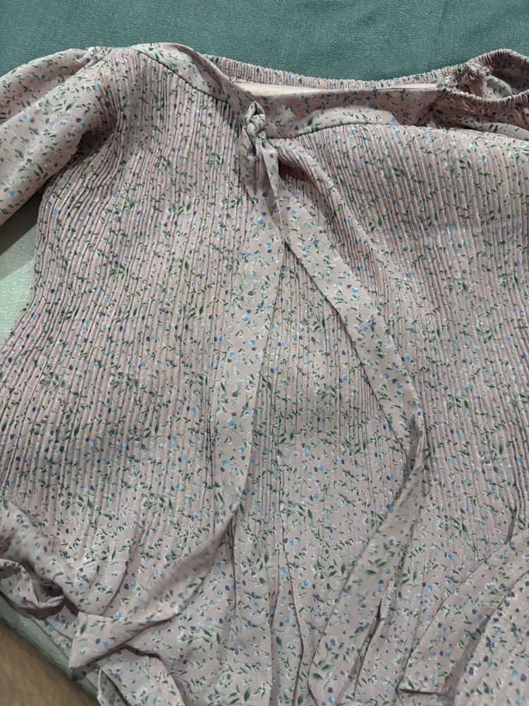 Chic Floral Pleated Blouse