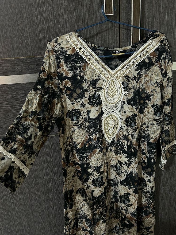 Embroidered Floral Kurta | Size XXL