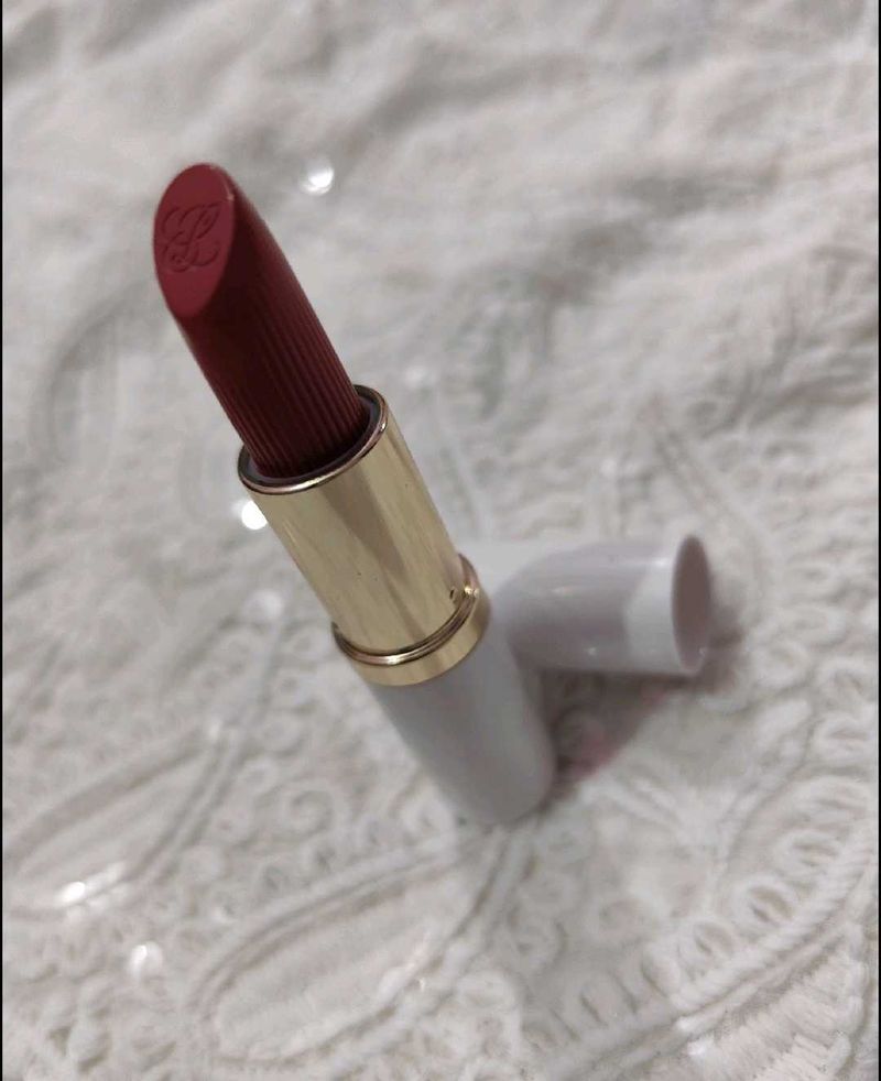 Chic Lipstick - Rich Red Shade