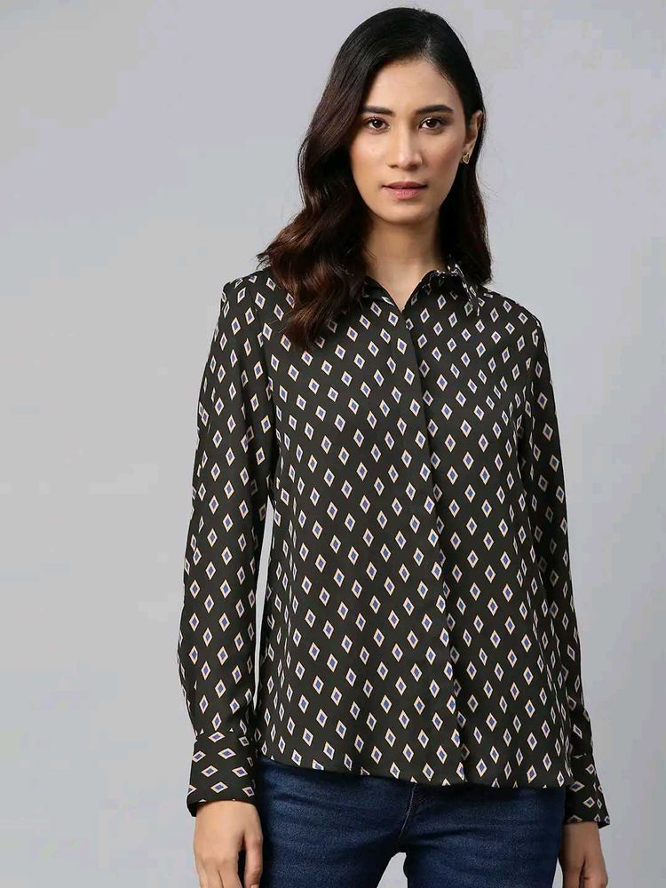 Chic Diamond Print Button-Up Shirt