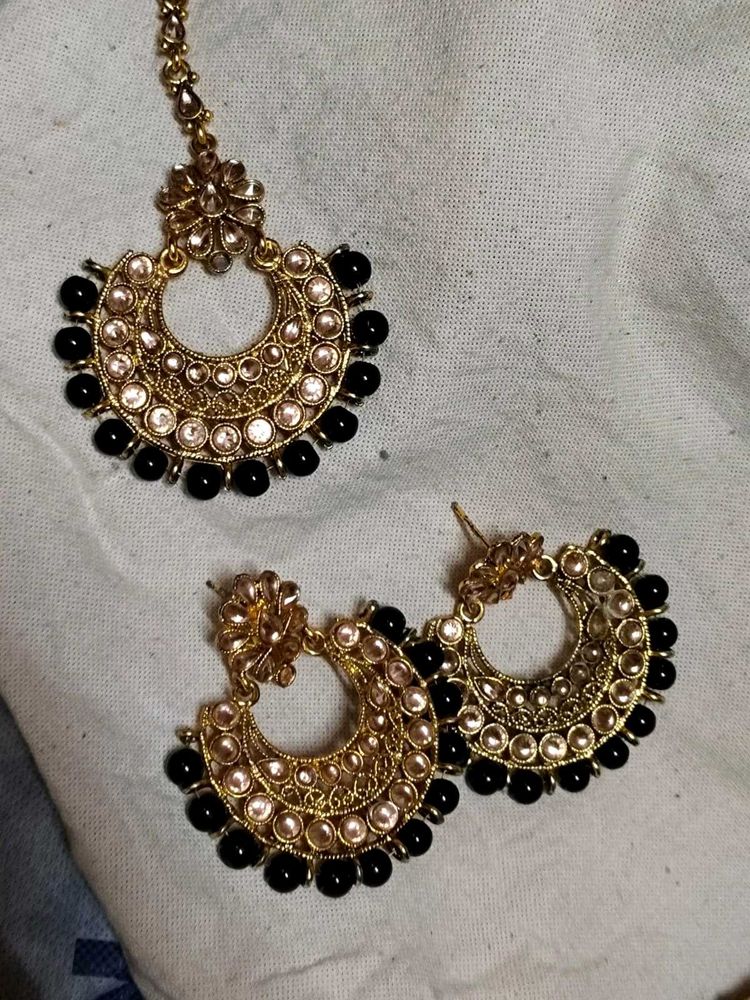 Elegant Gold &amp; Black Maang Tikka Set
