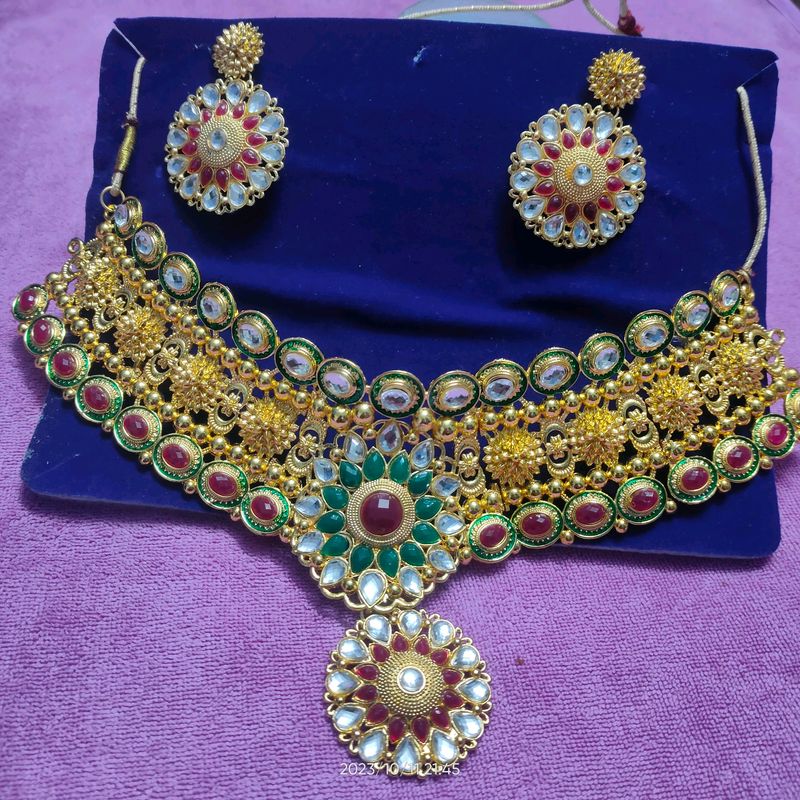 Beautiful Heavy Necklace Set With Earrings 😍