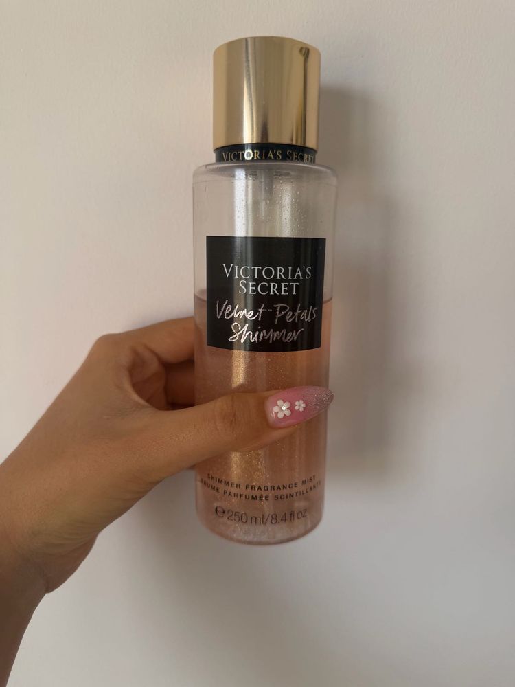Victoria's Secret Velvet Petals Shimmer Mist