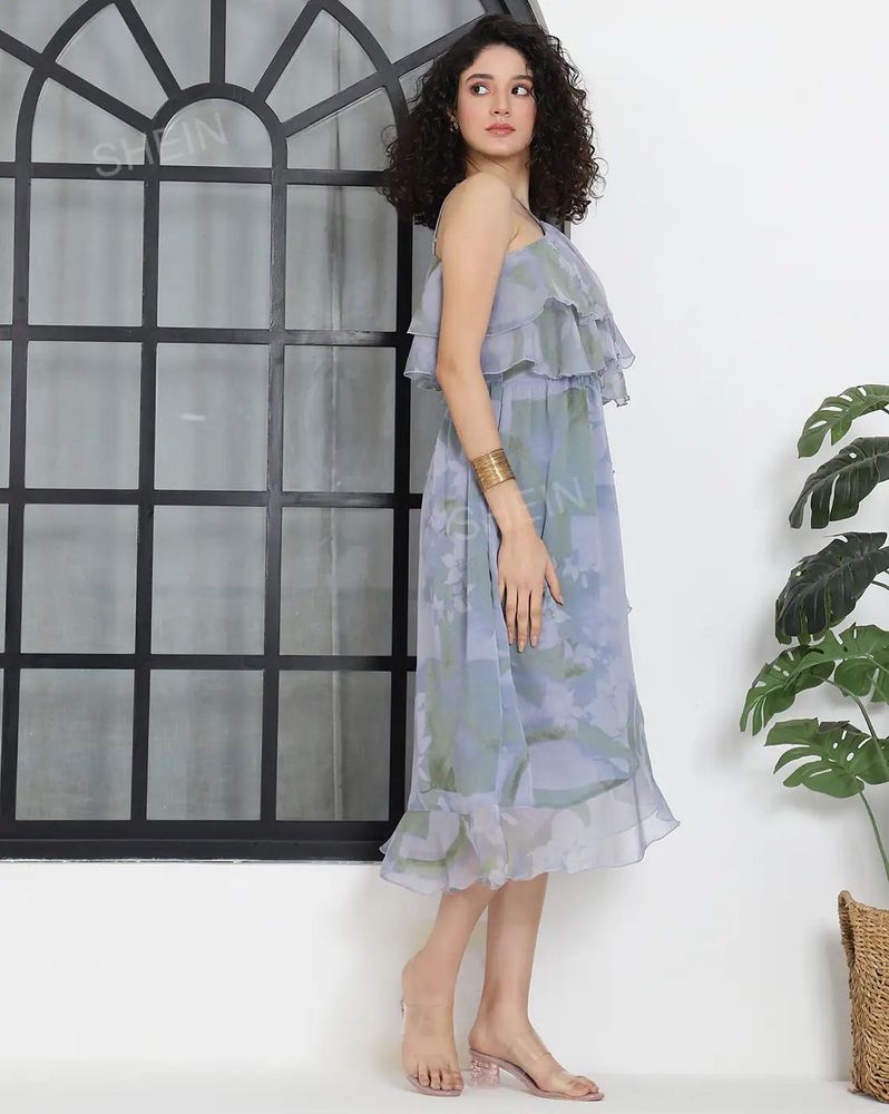 Chic Floral Ruffle Dress