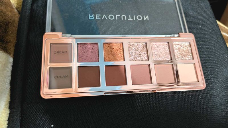 Revolution Eyeshadow Palette - Brown and Nude Tone