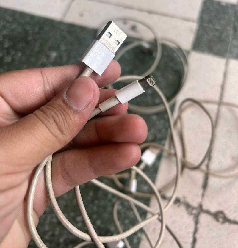 Original Apple phone Chargering Cable
