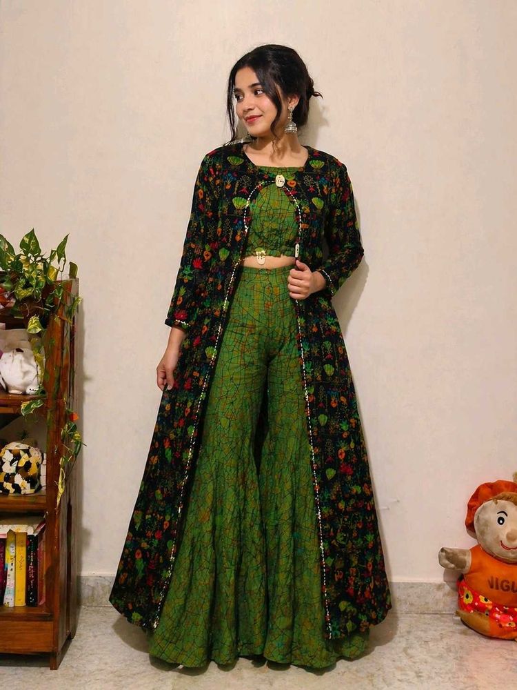 Stylish Kurta Set with Matching Bottoms