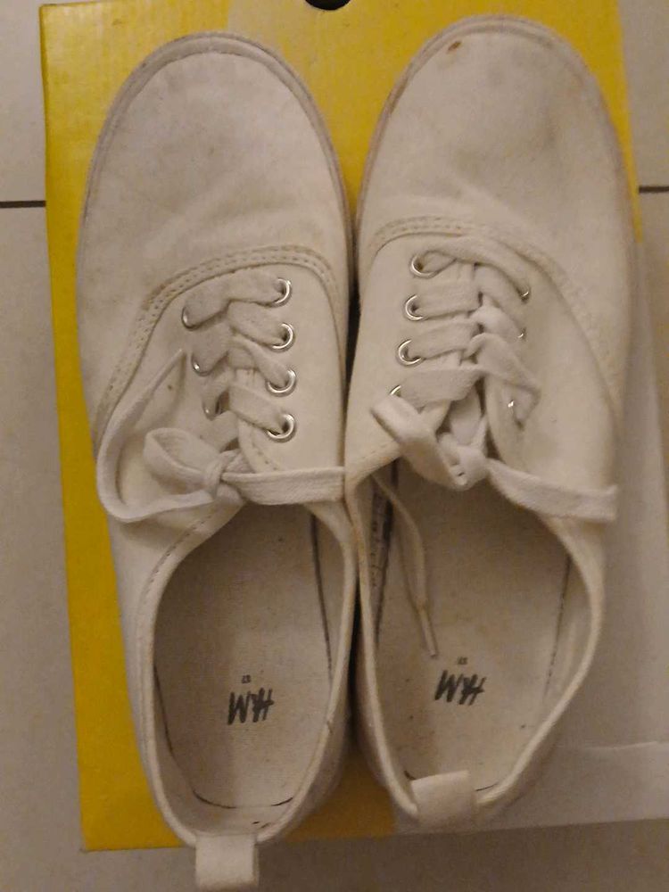 H&amp;M White Canvas Sneakers