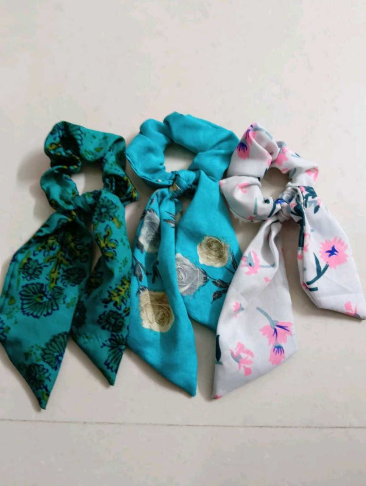 Floral Print Scrunchies with Bows (Set of 3)